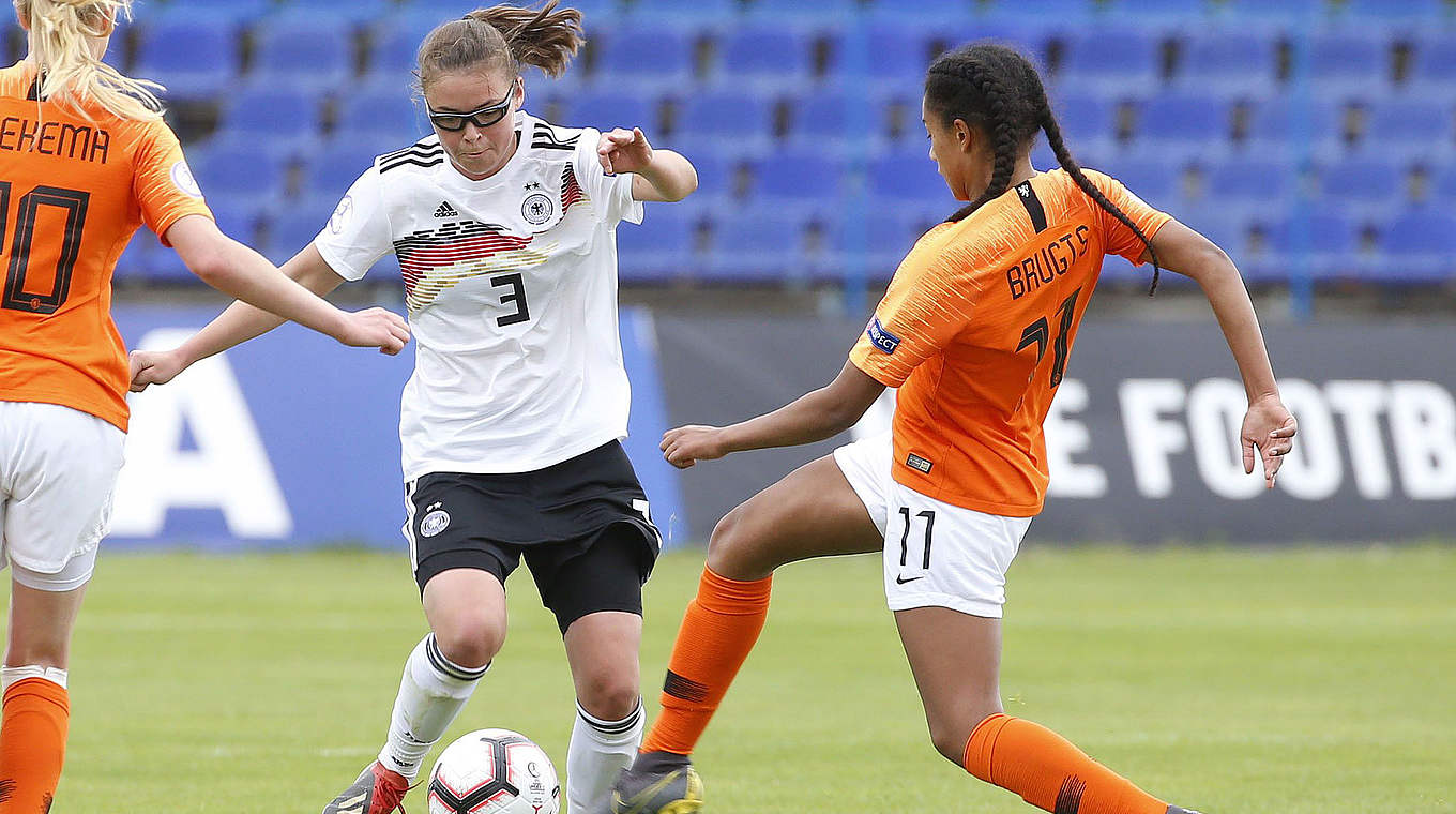 Julia Pollak (M.) gegen Holland: "Wir hatten den Willen, weitere Tore zu schießen" © Getty Images