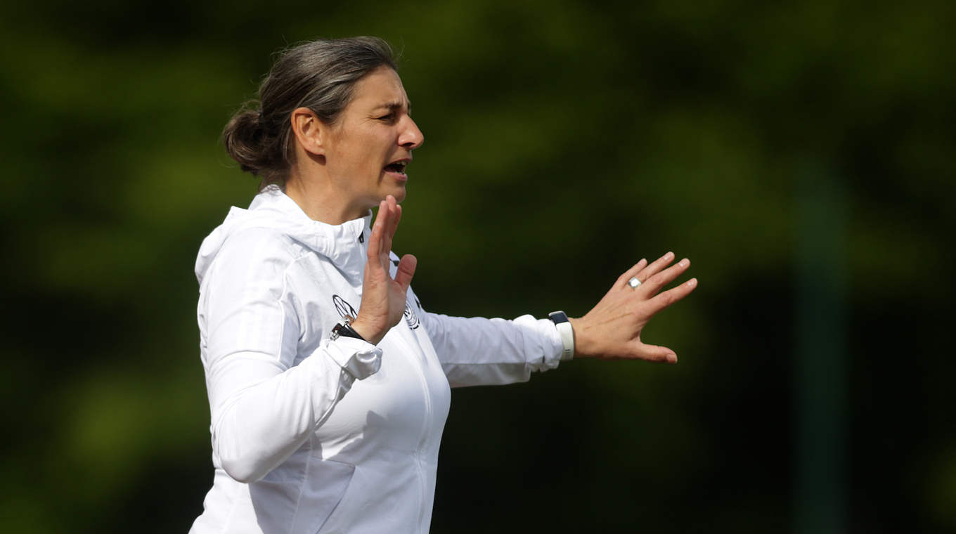 Zieht ein positives Fazit aus den Frankreich-Spielen: U 16-Trainerin Anouschka Bernhard © 2019 Getty Images