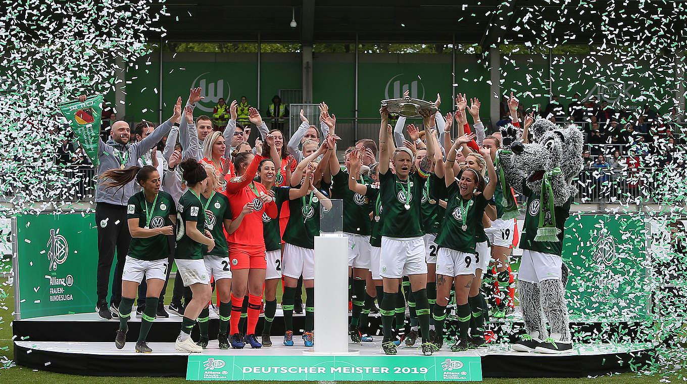 Zum fünften Mal Deutscher Meister: Die "Wölfinnen" bejubeln ihre Titelverteidigung © 2019 Getty Images