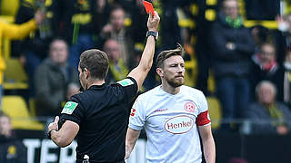 Nach Roter Karte in Dortmund: Zwei Spiele Sperre für Adam Bodzek (r.) © GettyImages
