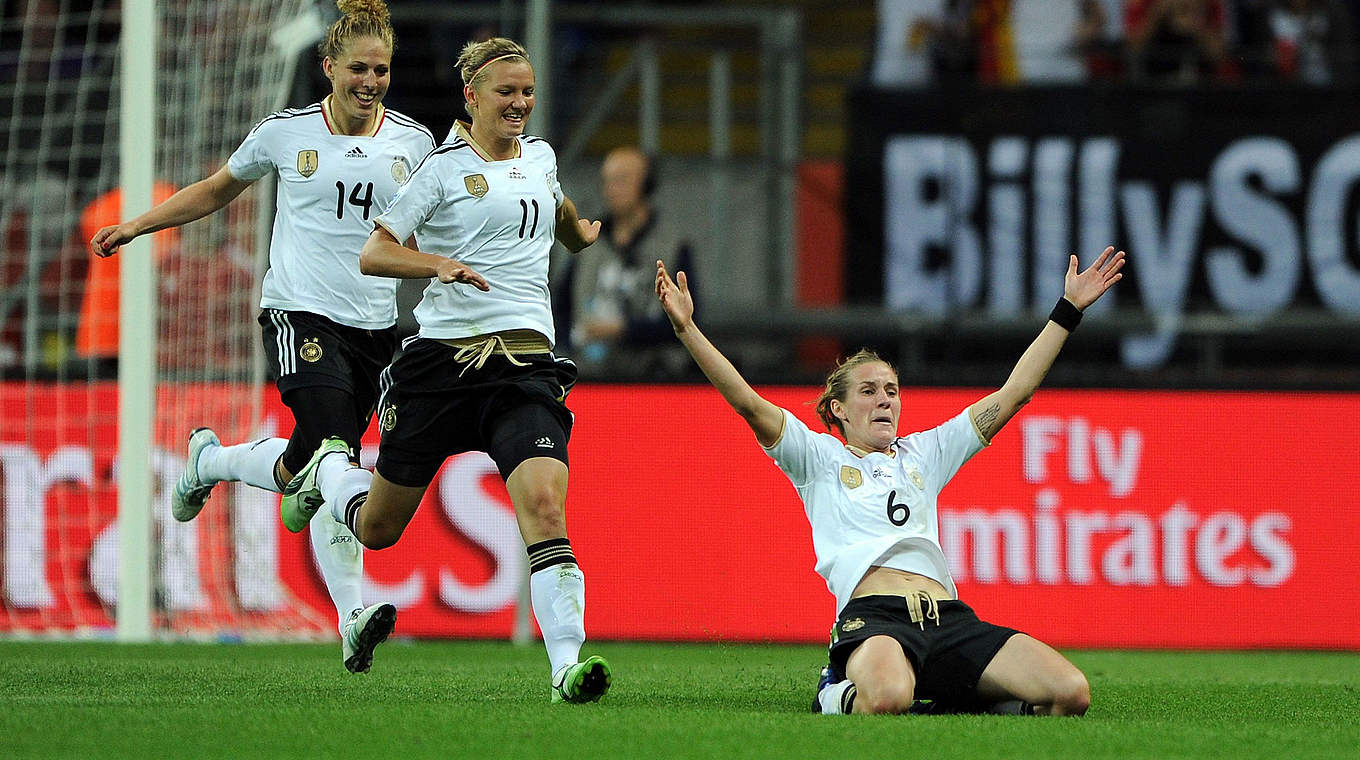 Laudehr celebrates her goal against Nigeria.  © GettyImages