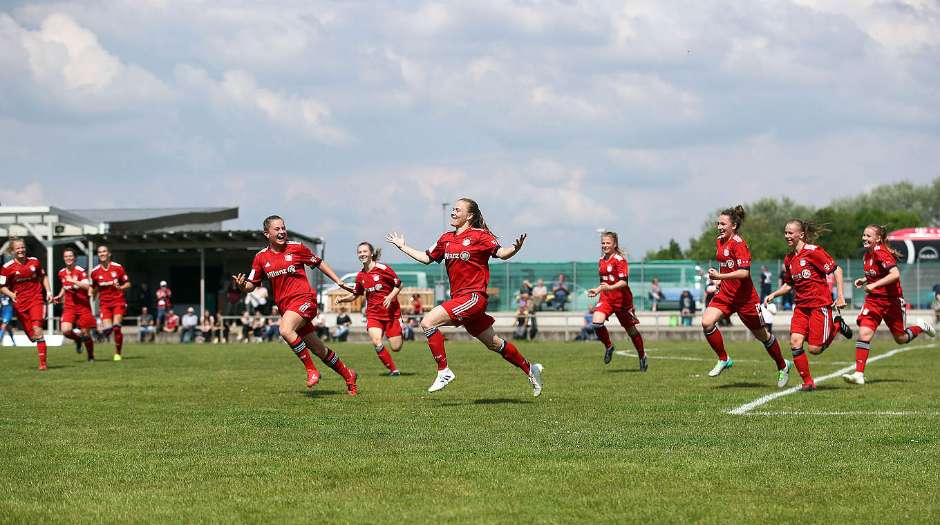 Schießt den FC Bayern zur Meisterschaft: Claudia Vonkova (5.v.r.) © GettyImages
