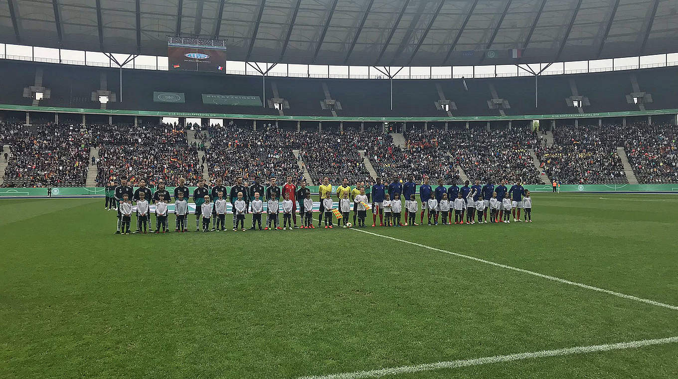 Spielt vor großer Kulisse gegen Frankreich: die U 16 im Berliner Olympiastadion © DFB