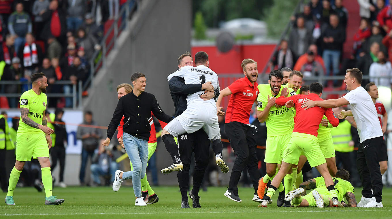 Es ist vollbracht: Bei Wehen Wiesbaden kennt die Freude keine Grenzen © 2019 Getty Images