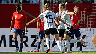 Alexandra Popp puts Germany into the lead.  © 