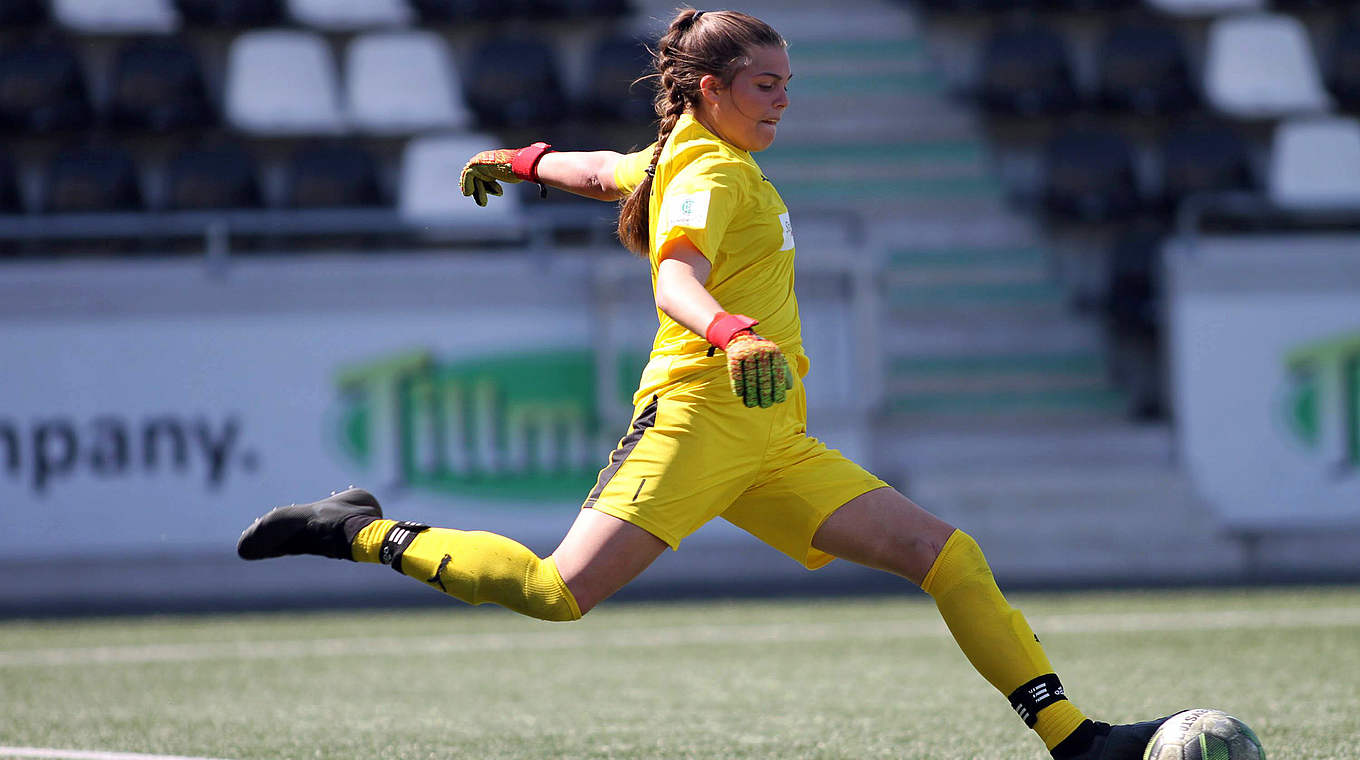 Gewinnt mit der SGS Essen die West/Südwest-Meisterschaft: Sophia Winkler © imago images / foto2press