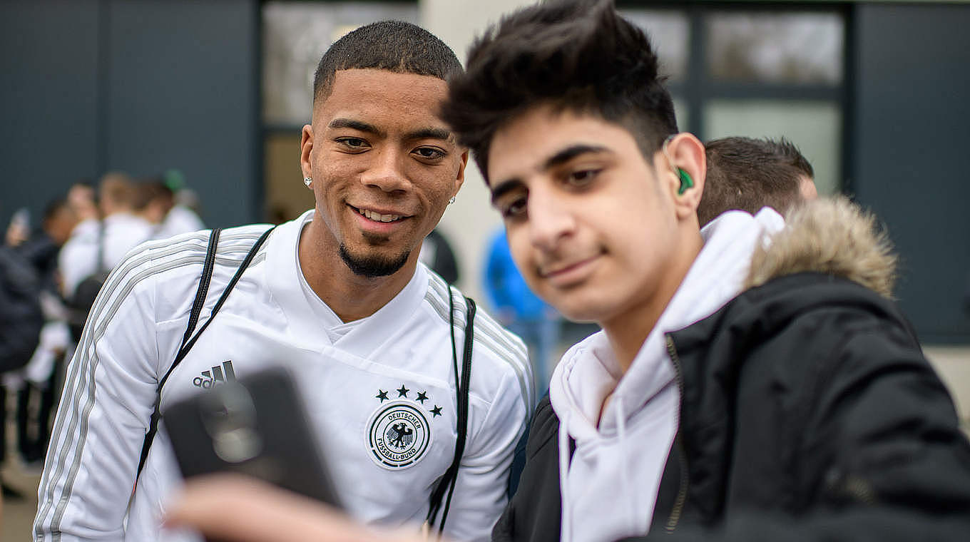 Benjamin Henrichs and his U21s teammates are on their way to South Tyrol. © 