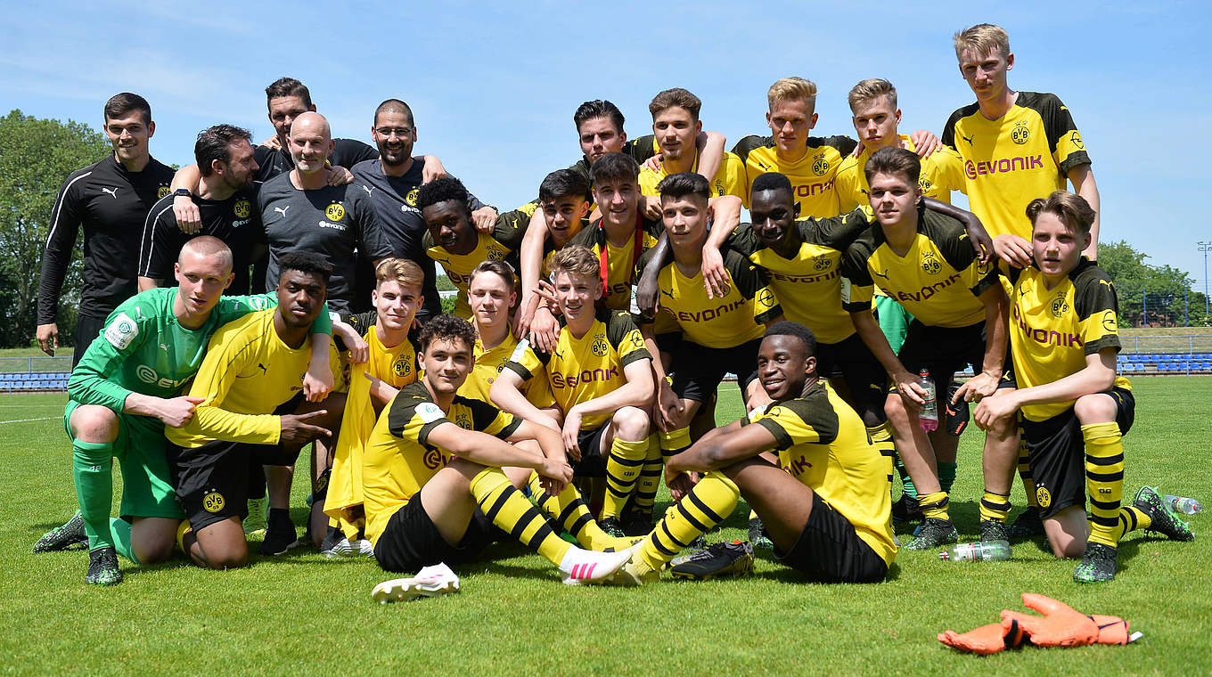 Der Titelverteidiger: Dortmund will auch dieses Jahr B-Junioren-Meister werden © imago images / MaBoSport