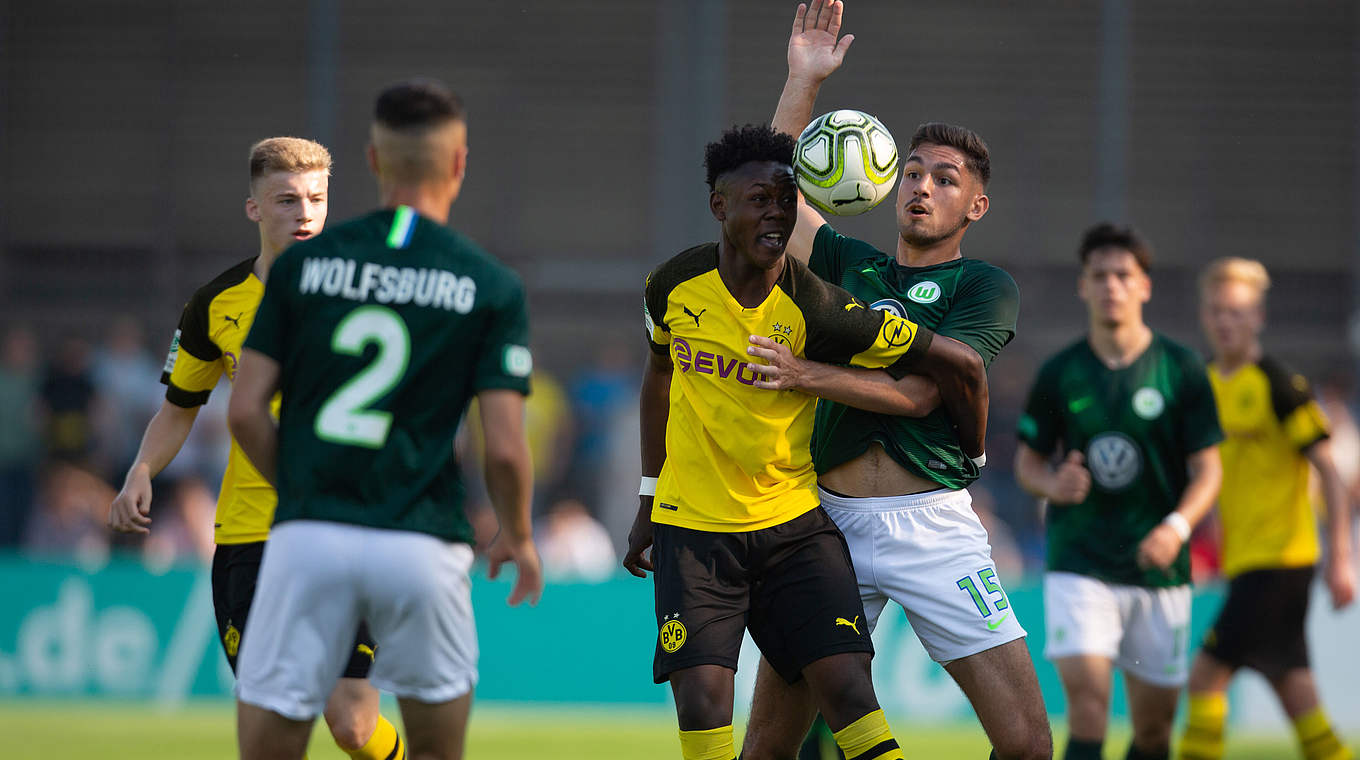 Umkämpfte Partie: Dortmund setzt sich gegen Nordmeister VfL Wolfsburg durch © GettyImages