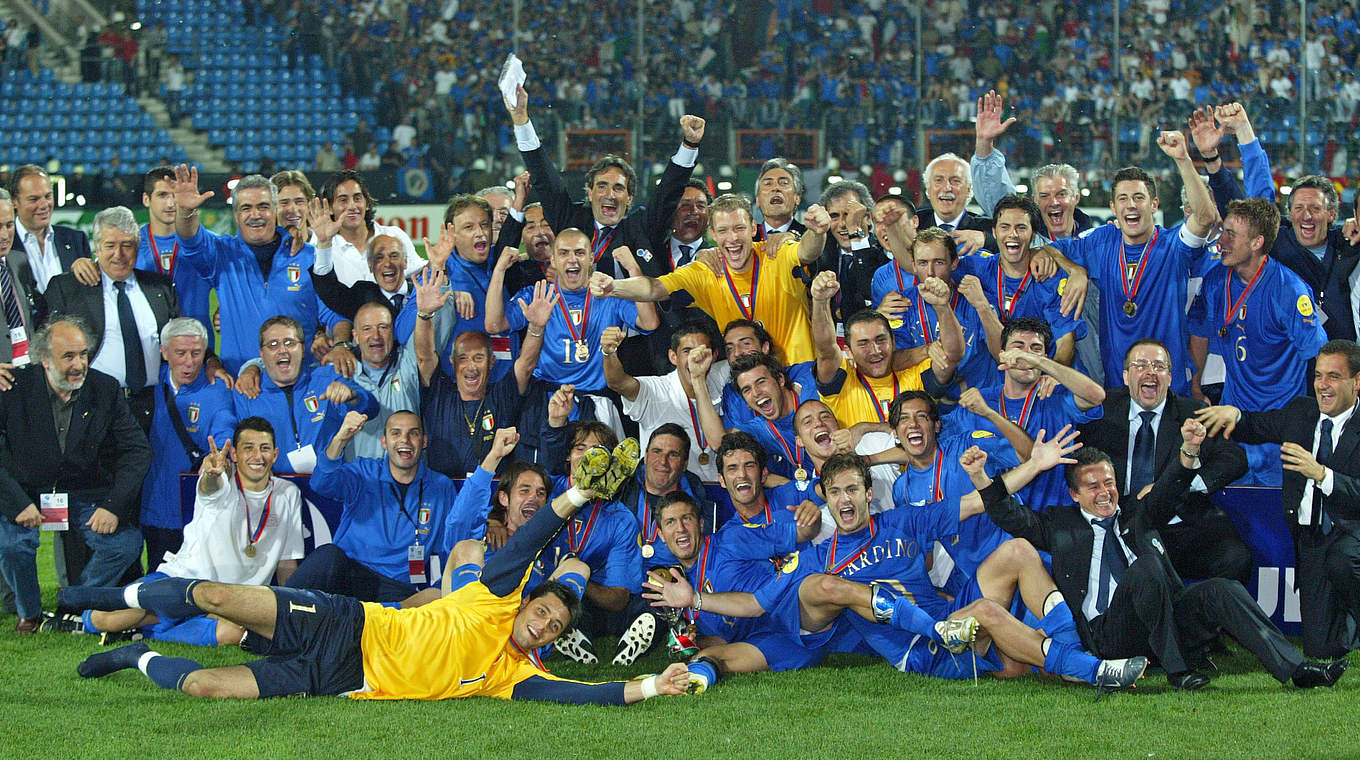Beim bislang letzten Titelgewinn 2004: Rekord-Europameister Italien © 2004 Getty Images
