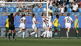 Jubel über den dritten Sieg im dritten WM-Spiel: die DFB-Frauen gegen Südafrika  © GettyImages