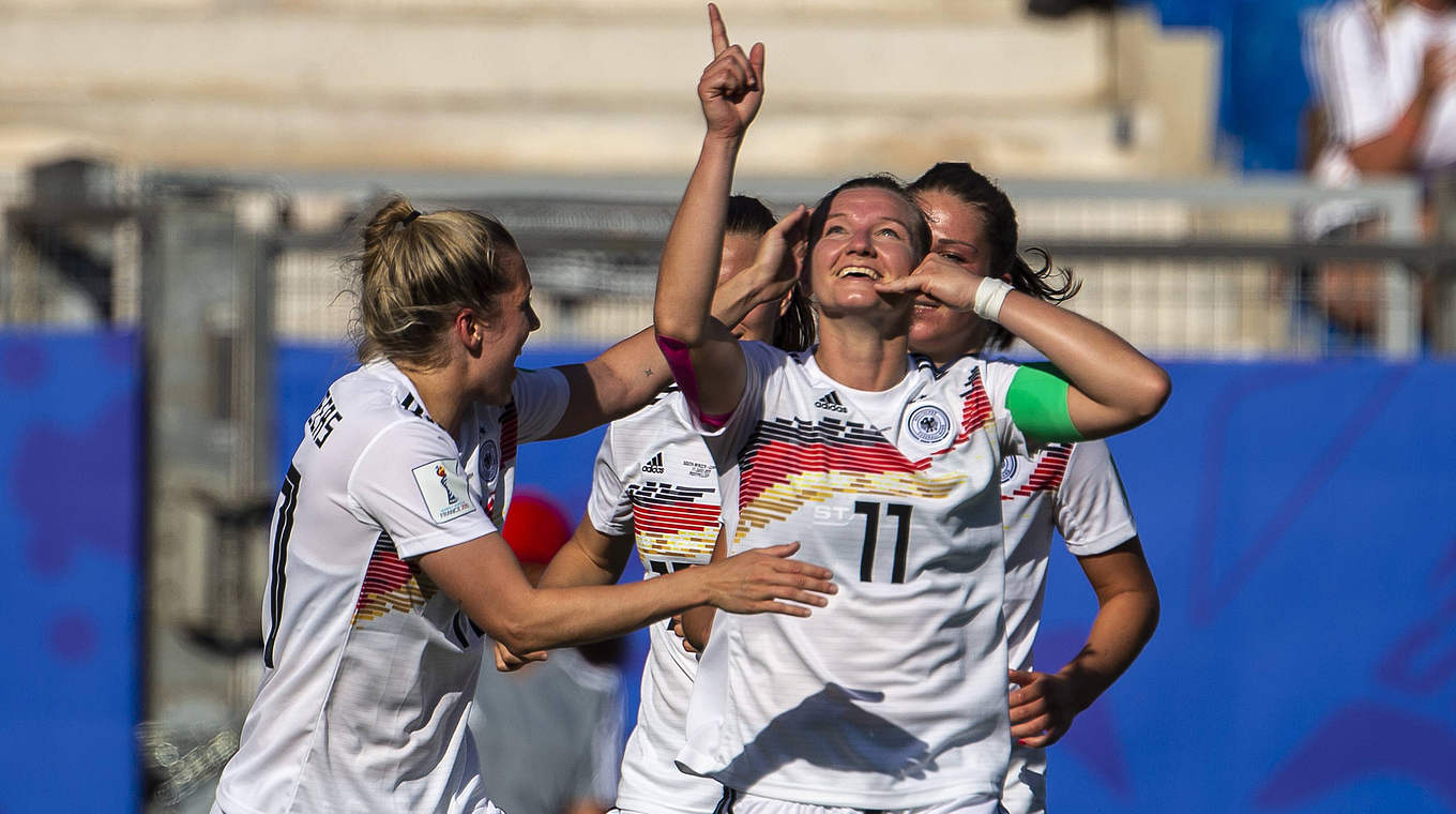 Weiter schärfster Verfolger von Spitzenreiter USA: Die DFB-Frauen verteidigen Platz zwei © imago images / HMB-Media