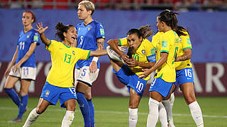 Nach ihrem 17. Tor alleinige WM-Rekordtorschützin: Brasiliens Marta (Nr. 10) © GettyImages