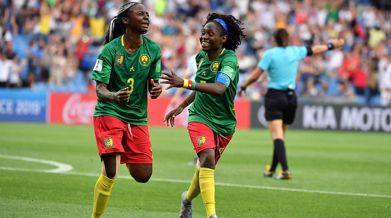 Können ihr Glück kaum fassen: Kamerun im Achtelfinale © Getty Images