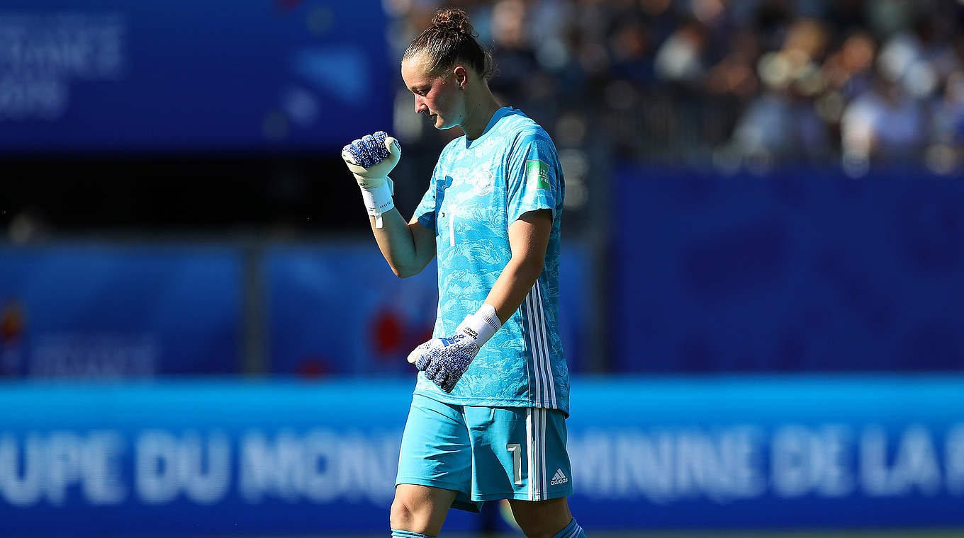 "Der Trainer hat gesagt: 'Almuth, du machst das am besten'": Schult im Fußballtor © Getty Images