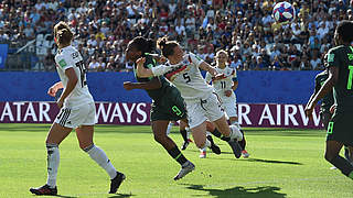 Gegen Nigeria stets aufmerksam: Marina Hegering (3.v.l.) © imago images / PanoramiC