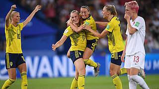 Sweden celebrate as Blackstenius's goal takes them to the quarterfinals © Getty Images