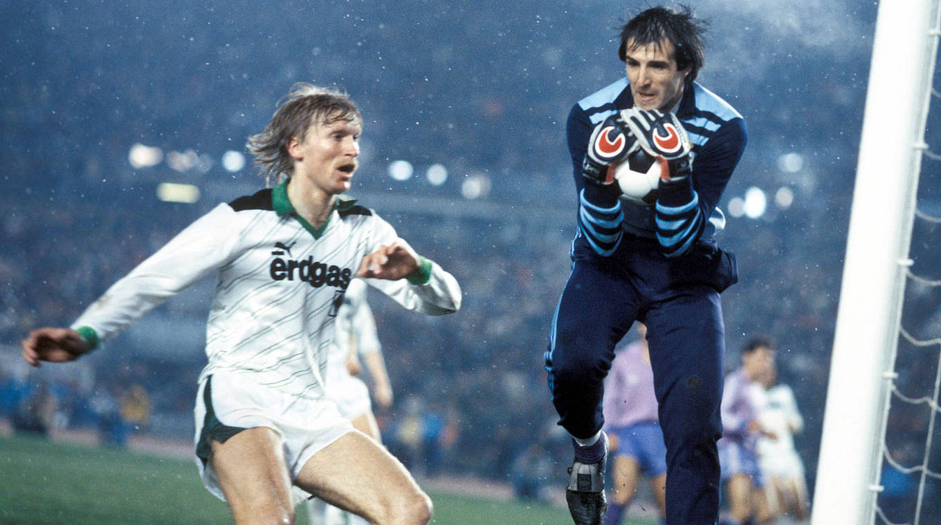 Bundesliga-Torschützenkönig 1986/1987: Uwe Rahn (l.) für Borussia Mönchengladbach  © imago sportfotodienst