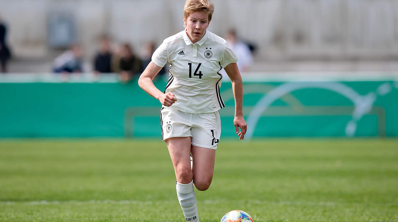 "Immer eine Ansprechpartnerin für jüngere Spielerinnen": Krumbiegel ist für ihr Team da © 2019 Getty Images