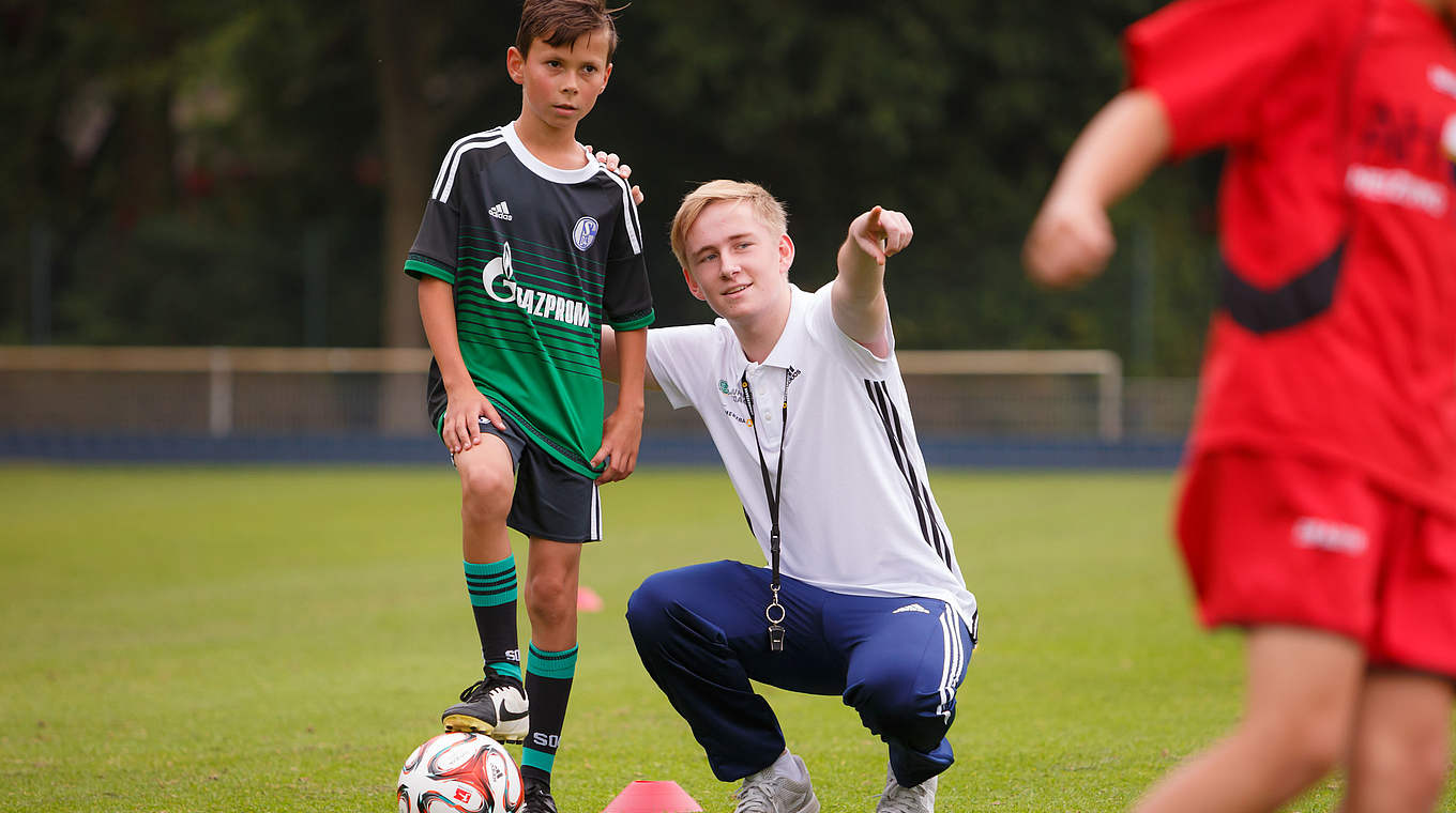 Ausbildung zum "DFB-Junior-Coach": Bislang fast 20.000 Absolventen © Commerzbank