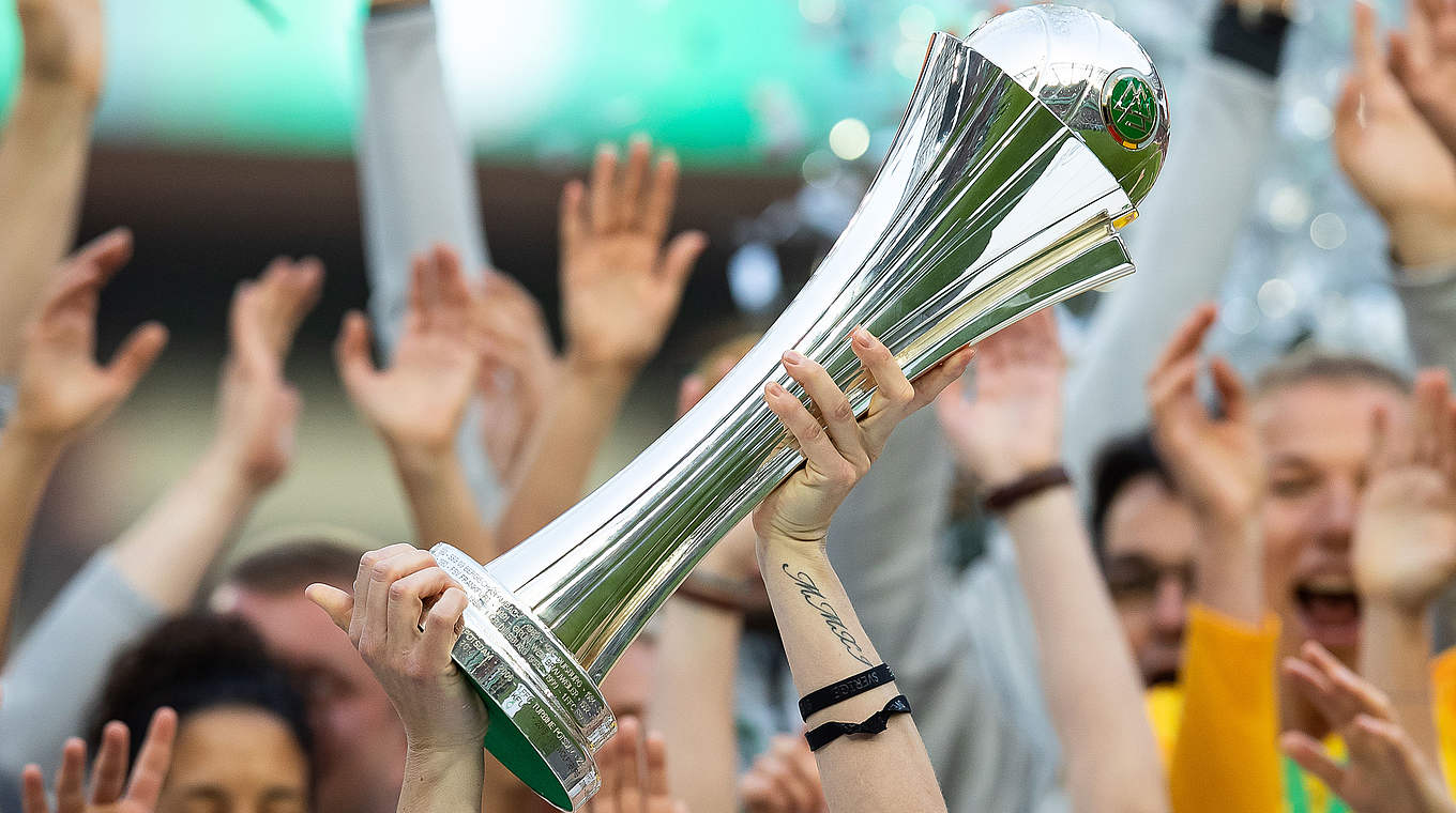 Wird am 4. Juli in Köln vergeben: der DFB-Pokal der Frauen © Getty Images