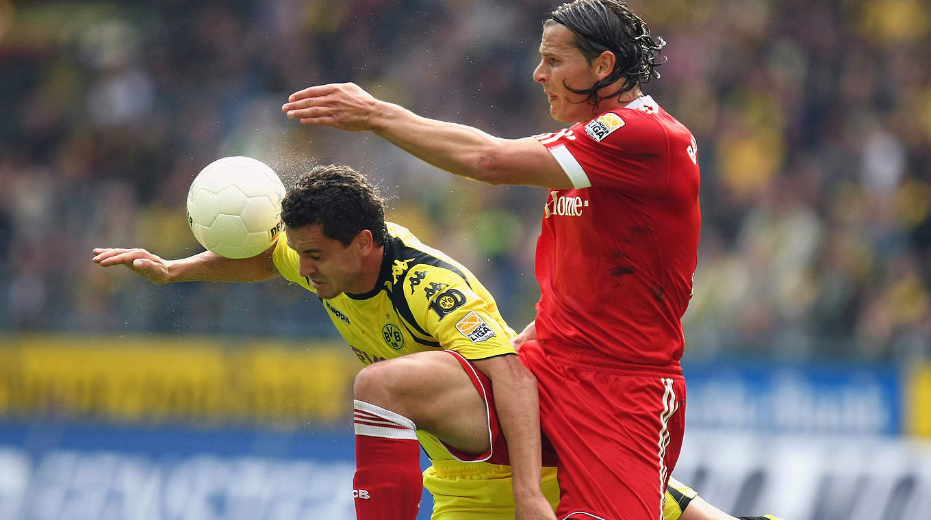 In Schwarz-Gelb gegen Bayern: Rangelow (l.) 2009 mit Dortmund gegen van Buyten © 2009 Getty Images