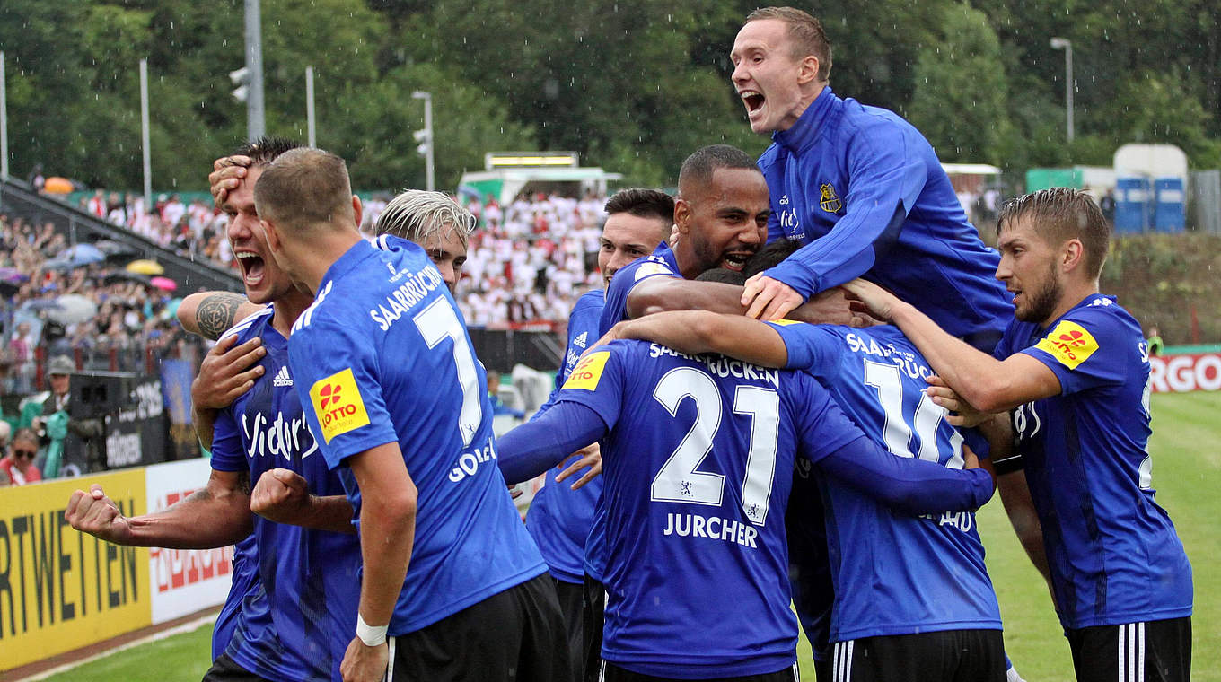 Jurcher (#21) scored twice to send Saarbrücken through.   © imago images / Jan Huebner