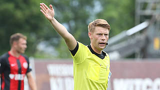 Er leitet in Köln sein 123. Bundesligaspiel: FIFA-Referee Christian Dingert © Getty-Images