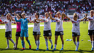 Haben die super Stimmung in Kassel genossen: die DFB-Frauen nach dem Sieg gegen Montenegro © imago images / Nordphoto
