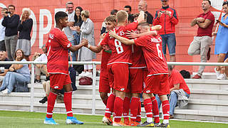 Bejubelt den vierten Saisonsieg: die U 17 des FSV Mainz 05 © imago images / Martin Hoffmann