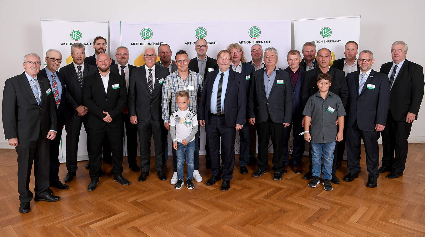 Gruppenbild mit Bayerns Delegation: Dr. Friedrich Curtius (4.v.l.), Dr. Rainer Koch (v.M.) und Peter Frymuth (r.) © Getty Images