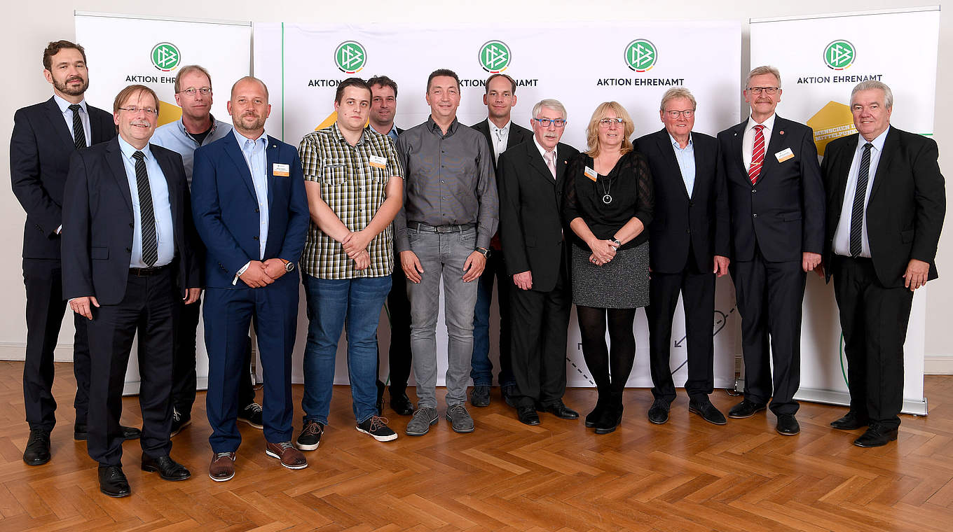 Gruppenbild mit Westfalens Delegation: Dr. Friedrich Curtius, Dr. Rainer Koch (v.l.) und Peter Frymuth (r.) © Getty Images