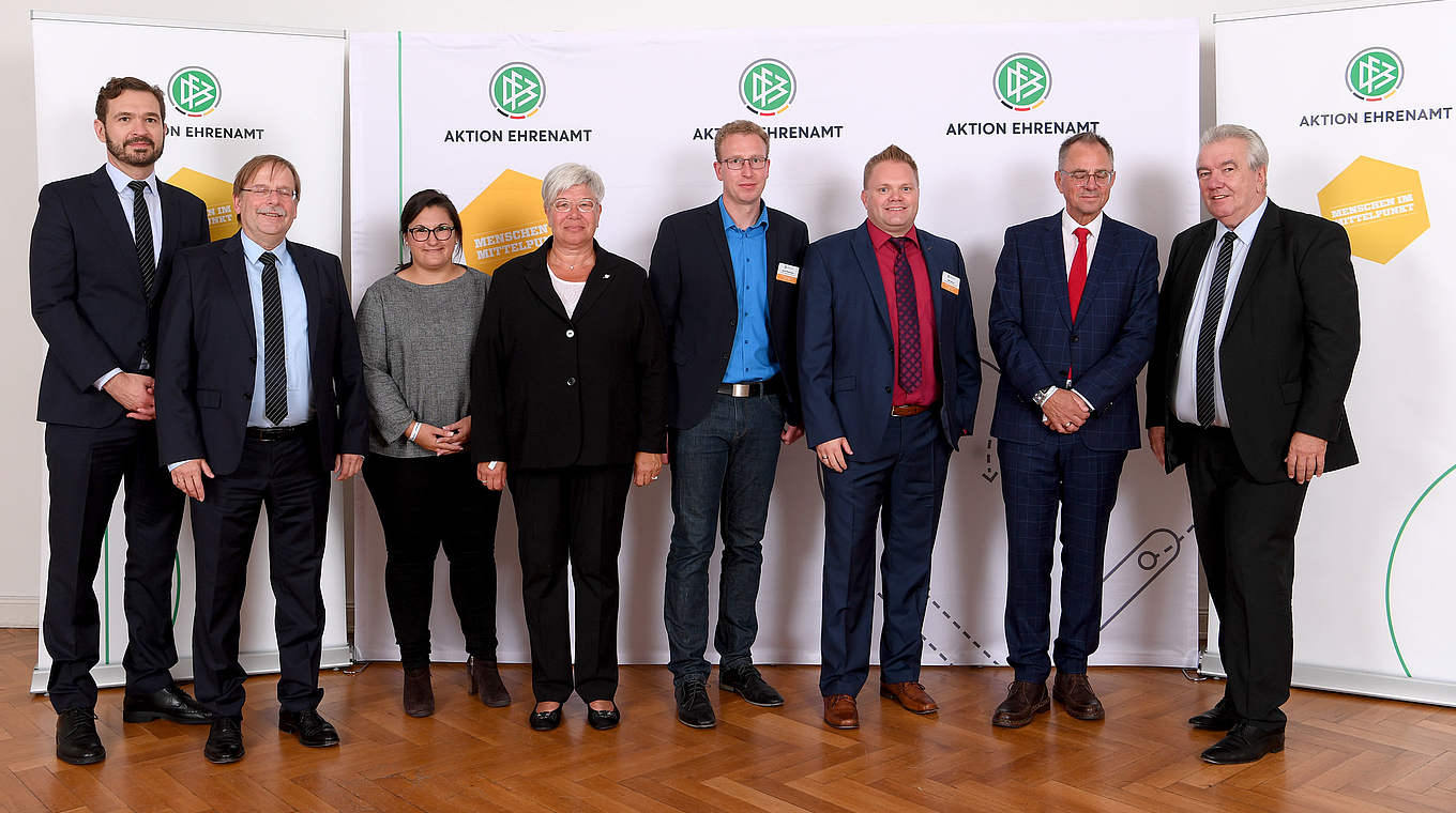 Gruppenbild mit der Delegation Schleswig-Holsteins: Dr. Friedrich Curtius, Dr. Rainer Koch (v.l.) und Peter Frymuth (r.) © Getty Images