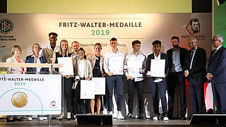 Verleihung in Hamburg: Die Preisträger der Fritz-Walter-Medaillen 2019 © Getty Images