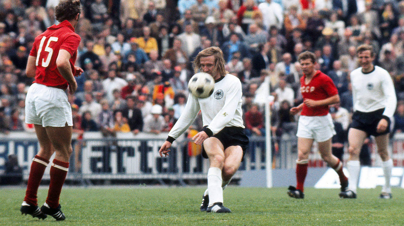 Regisseur beim 3:0 im EM-Finale 1972 gegen die Sowjetunion: Günter Netzer (2.v.l.) © imago sportfotodienst