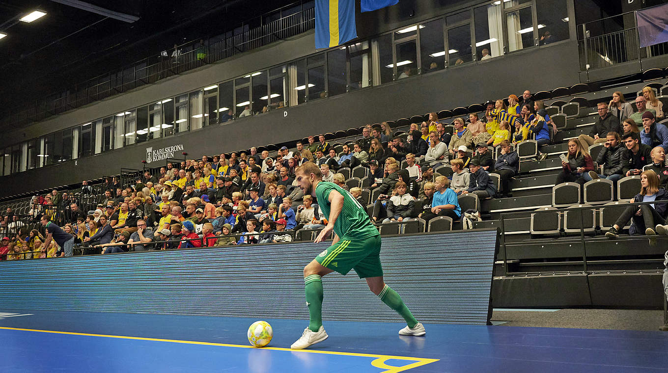 Mit vollem Elan: Die deutsche Futsal-Nationalmannschaft im Spiel gegen Schweden © DFB/Luke Wolfgarten