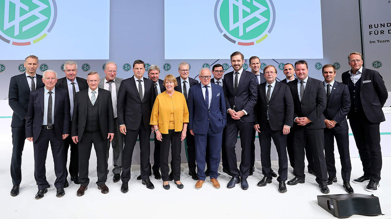 Nach dem 43. Ordentlichen Bundestag: Das neue Präsidium des DFB  © Getty Images