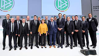 Nach dem 43. Ordentlichen Bundestag: Das neue Präsidium des DFB  © Getty Images