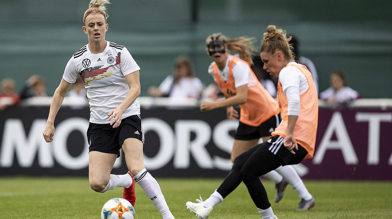 Im Vergleich zum Hinspiel neu in der Startelf: Johanna Elsig (l.) und Linda Dallmann (r.) © GettyImages