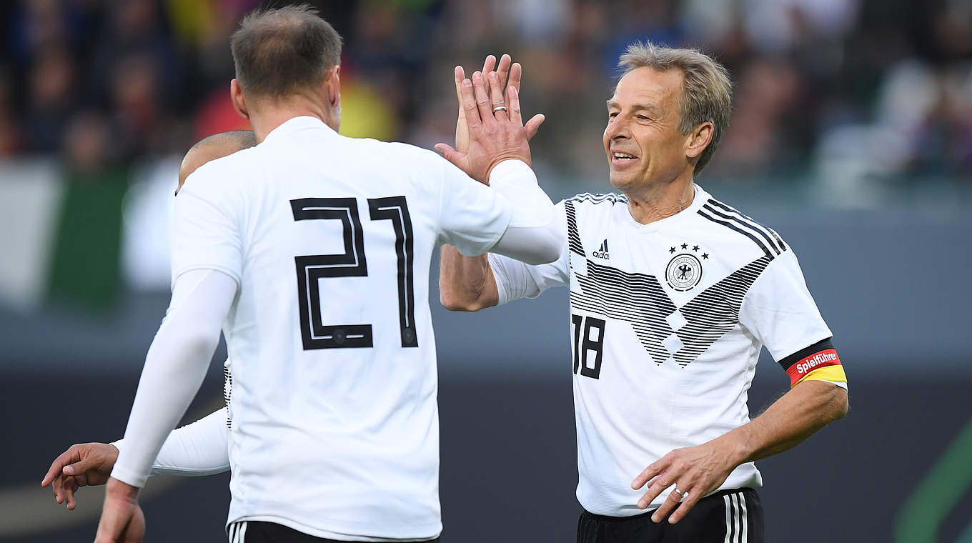 Alexander Zickler and Jürgen Klinsmann enjoyed themselves in Fürth. © 2019 Getty Images