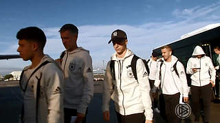 Abflug nach Spanien: Die deutschen U 21 Nationalspieler auf dem Weg nach Córdoba © DFB