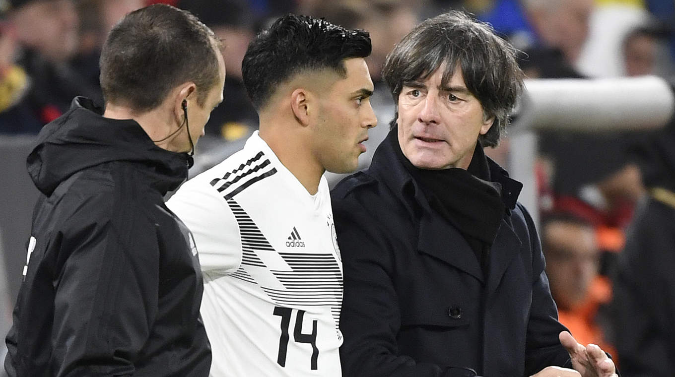 Löw next to debutant Nadiem Amiri: "The new lads did well with their chance." © Getty Images