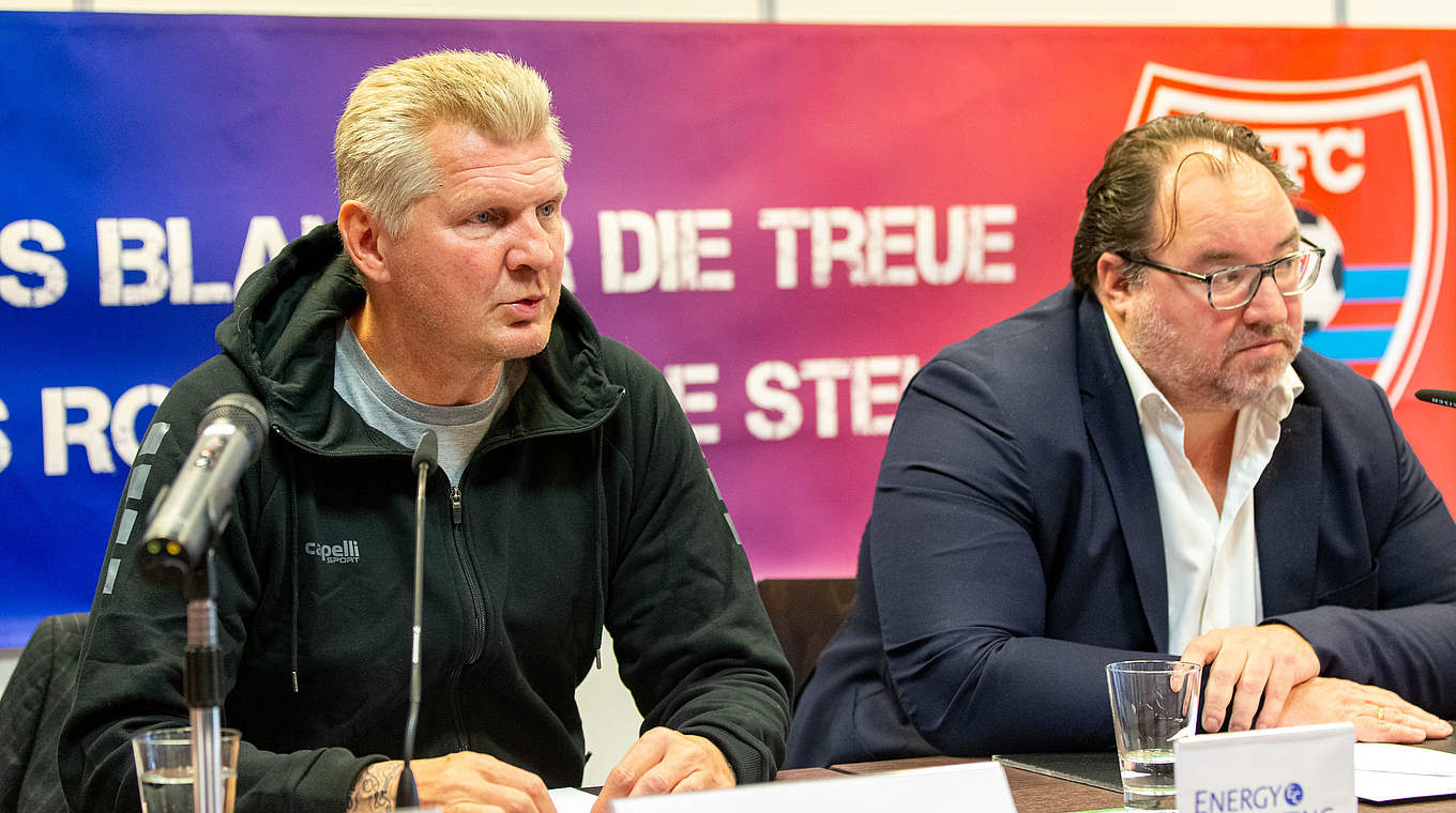 Stefan Effenberg (l.): "In diesem Verein herrscht überhaupt kein Chaos" © imago images/Revierfoto