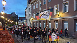 Einstimmung auf das Qualifikationsspiel: Deutsche Fans in Estlands Hauptstadt Tallinn © Fan Club Nationalmannschaft