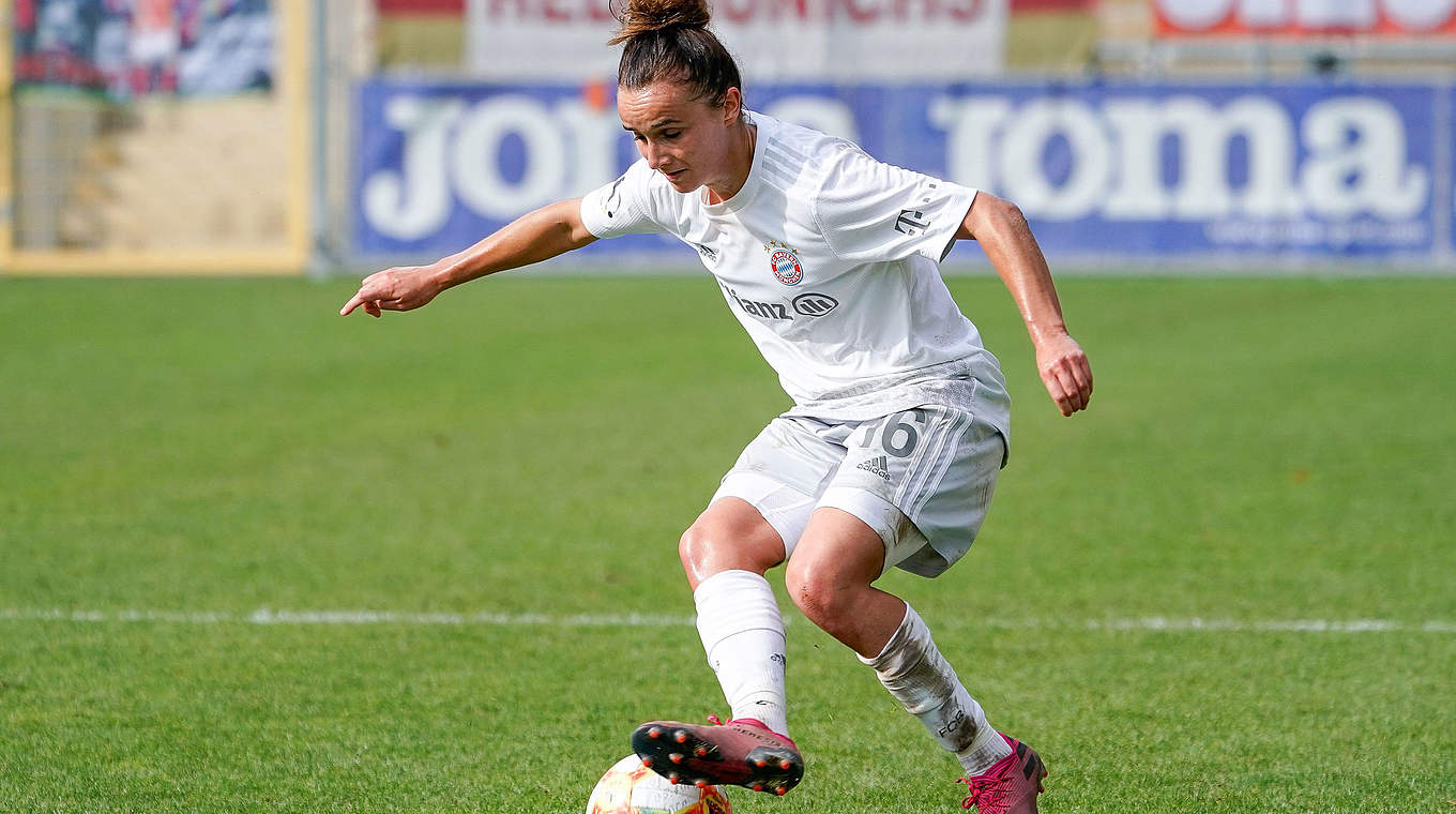 "Mit der Mannschaft einen Titel holen": Lina Magull bleibt bis 2022 bei Bayern München © imago images/foto2press