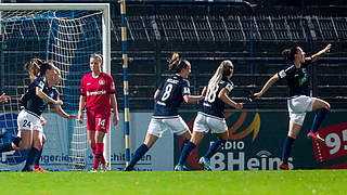 Bejubelt zum Auftakt des 8. Spieltags den einzigen Treffer: Torschützin Sara Agrez (r.) © imago images/Jan Huebner