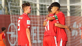 Mainzer Leistungsträger: Malik Makey, Ben Bobzien und Marlon Roos-Trujillo (r.) © imago images / Martin Hoffmann