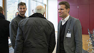 Sagt bei der Verhandlung in Frankfurt aus: Schiedsrichter Brych (r.) mit Abraham © Thomas Boecker/DFB