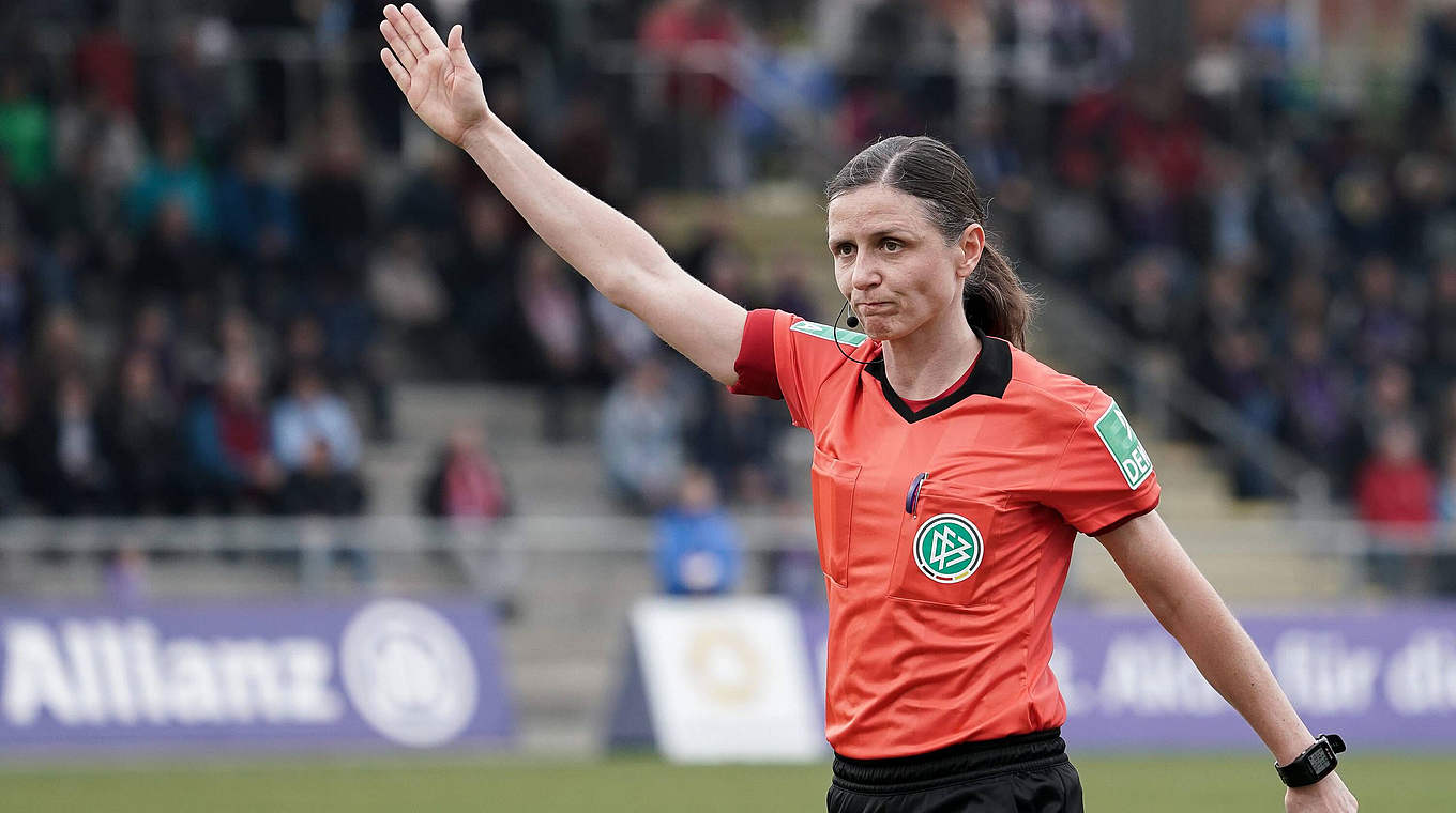 Leitet in München ihr 38. Frauen-Bundesligaspiel: Schiedsrichterin Susann Kunkel © imago images / foto2press