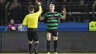 Für ein Meisterschaftsspiel gesperrt: Niklas Heidemann (r.) von Preußen Münster © imago images/Kirchner-Media